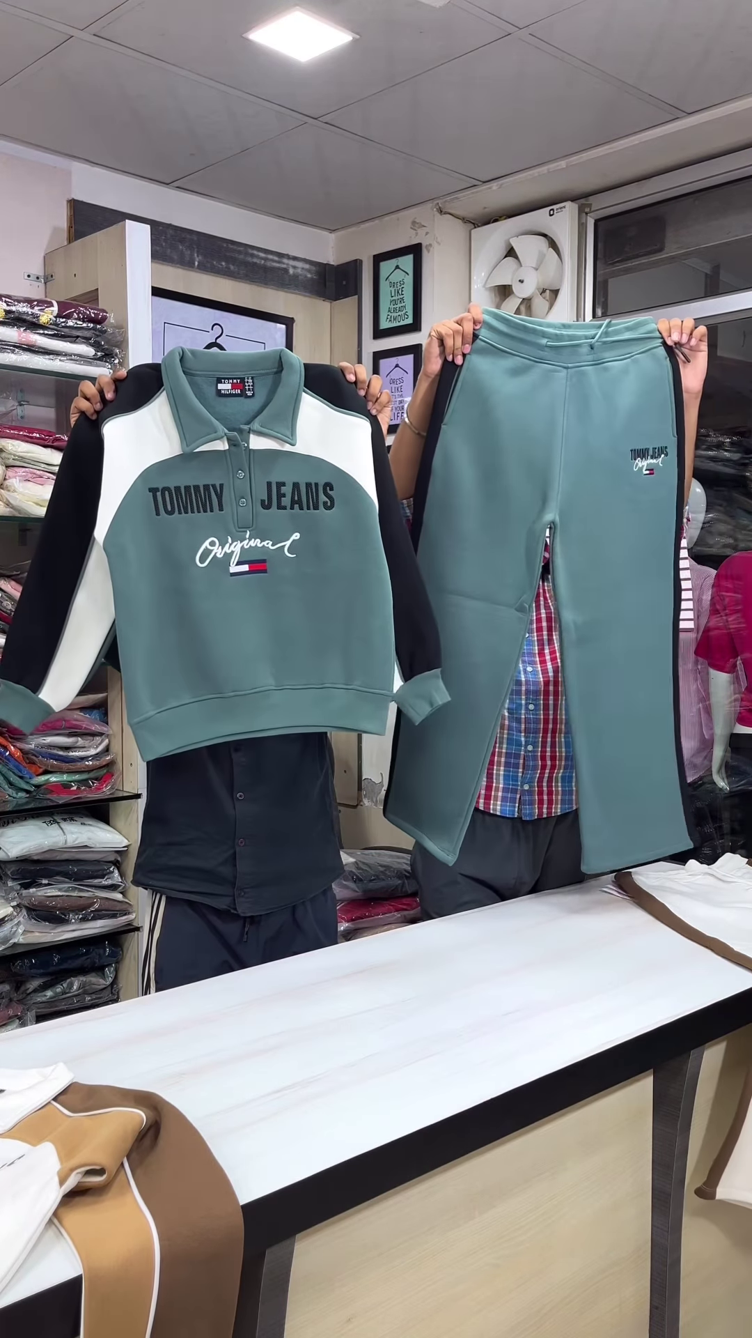 Tommy Jeans “Original” Tracksuit – Iconic Streetwear with Premium Comfort