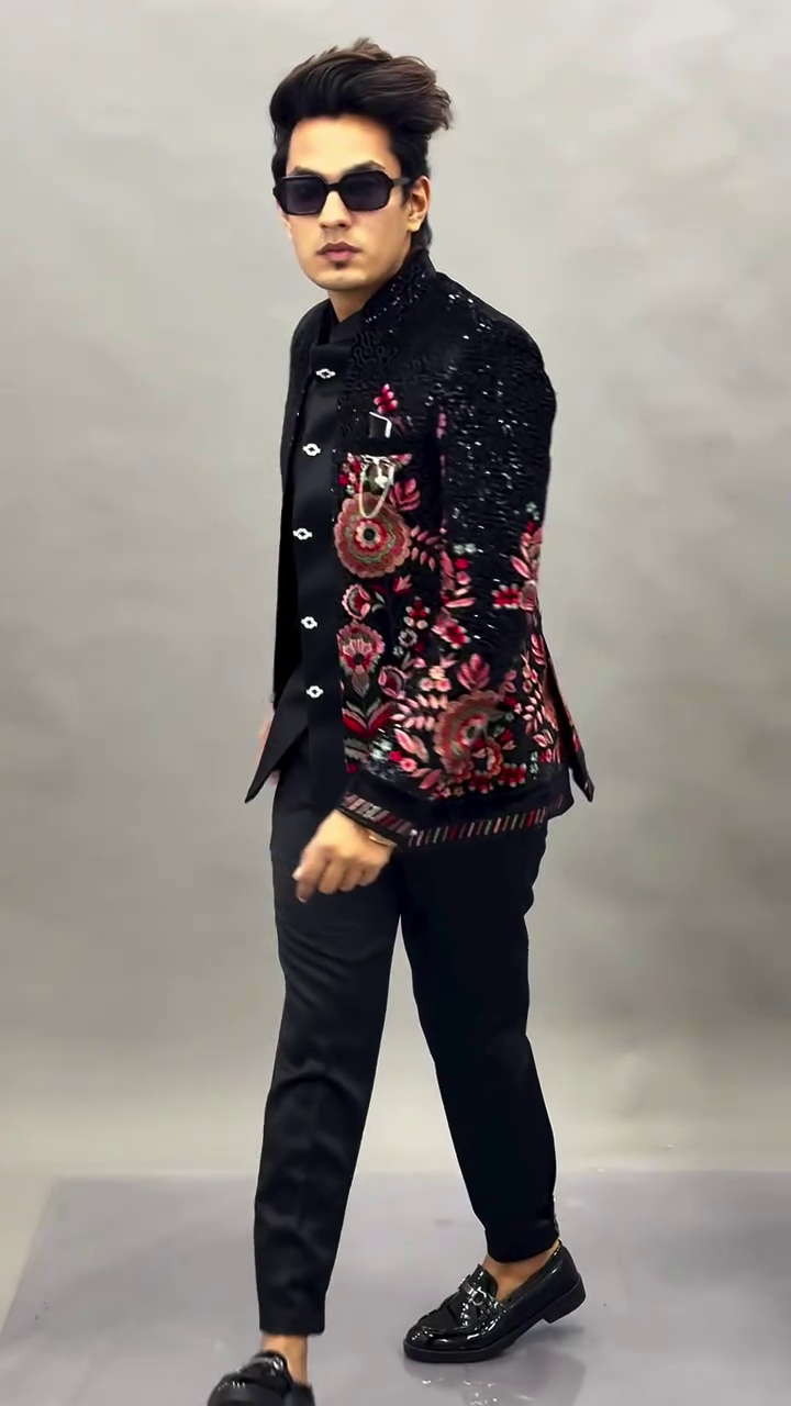 🖤 Royal Noir Embroidered Indo-Western Set – Power, Prestige & Panache 🖤