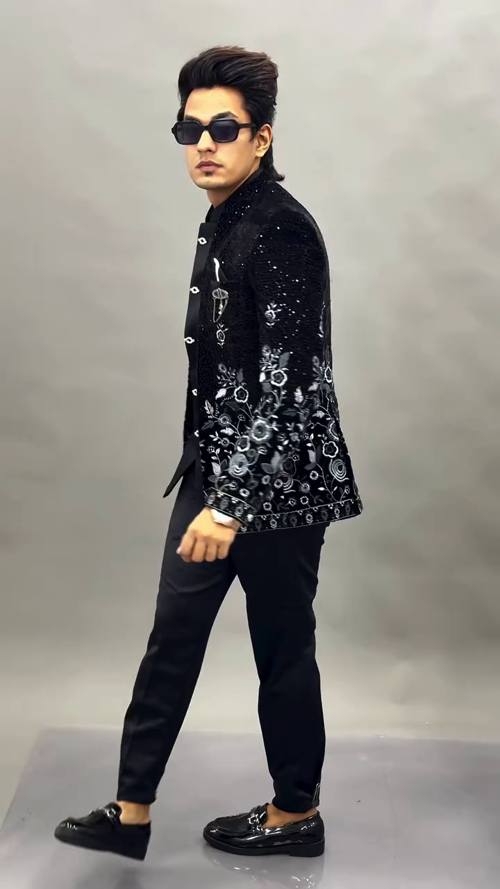 🖤 Royal Noir Embroidered Indo-Western Set – Power, Prestige & Panache 🖤