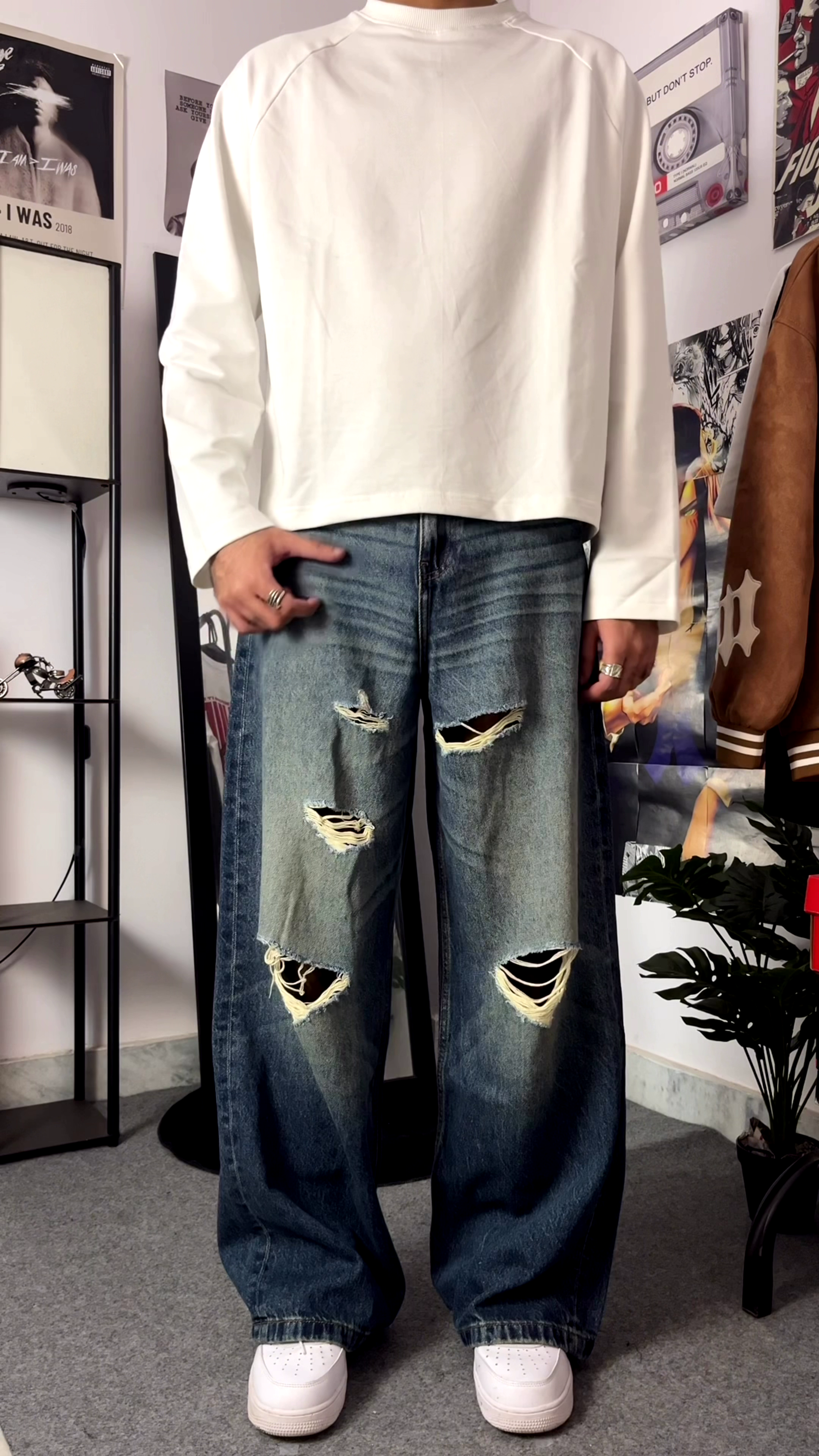 🔥 Urban Edge Distressed Denim – Relaxed Fit Statement Jeans 🔥