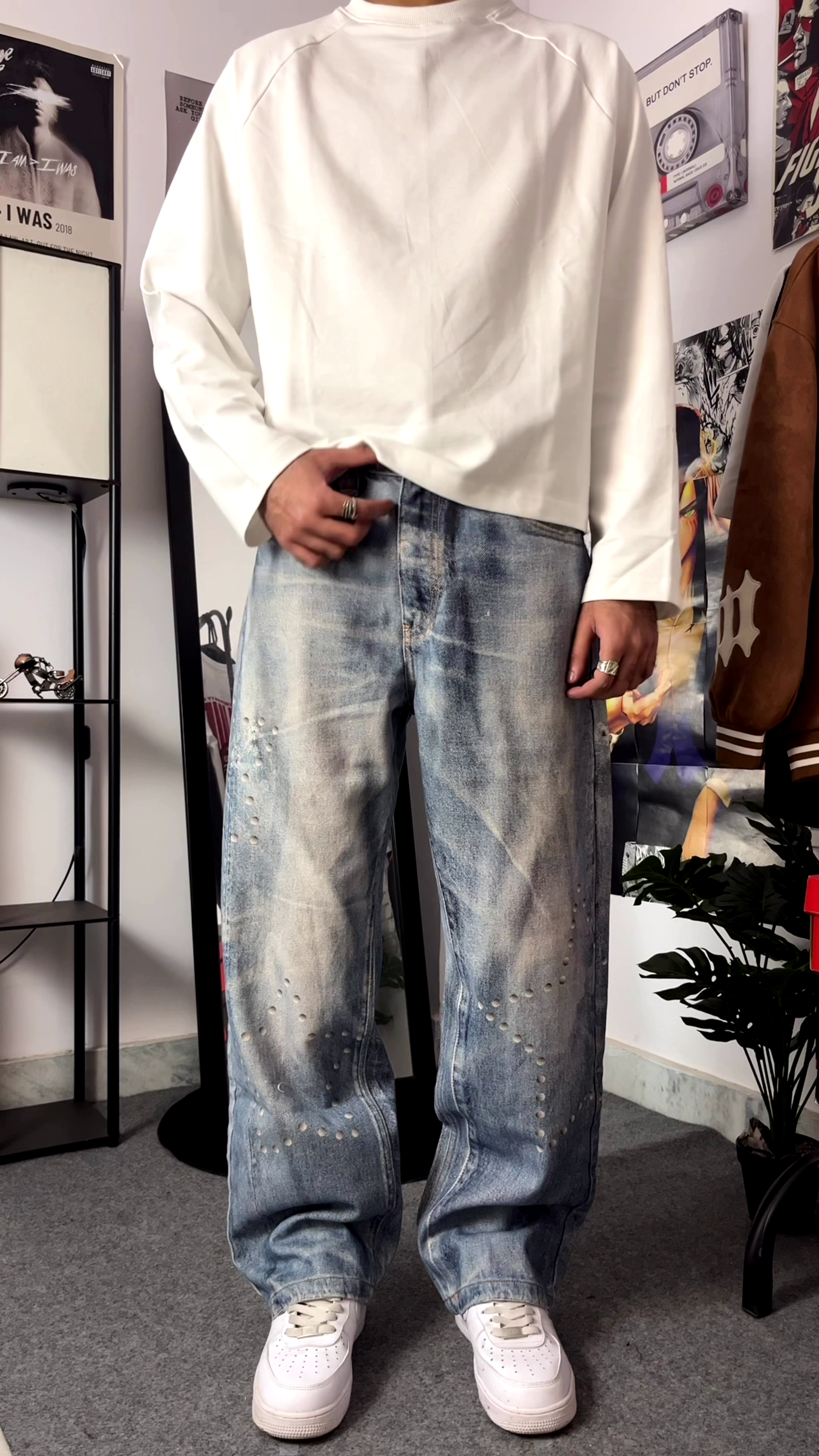 🔥 Urban Edge Distressed Denim – Relaxed Fit Statement Jeans 🔥