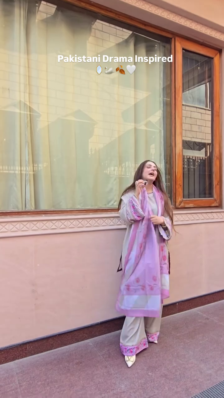 Grey Suit Set with Pink Accents – Pakistani Inspired Design