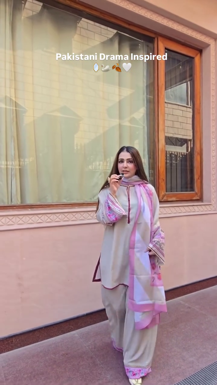 Grey Suit Set with Pink Accents – Pakistani Inspired Design