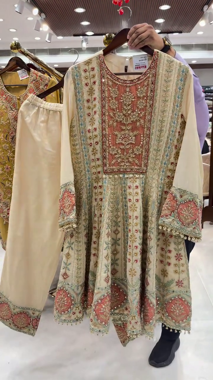 Elegant Embroidered Festive Kurta Set