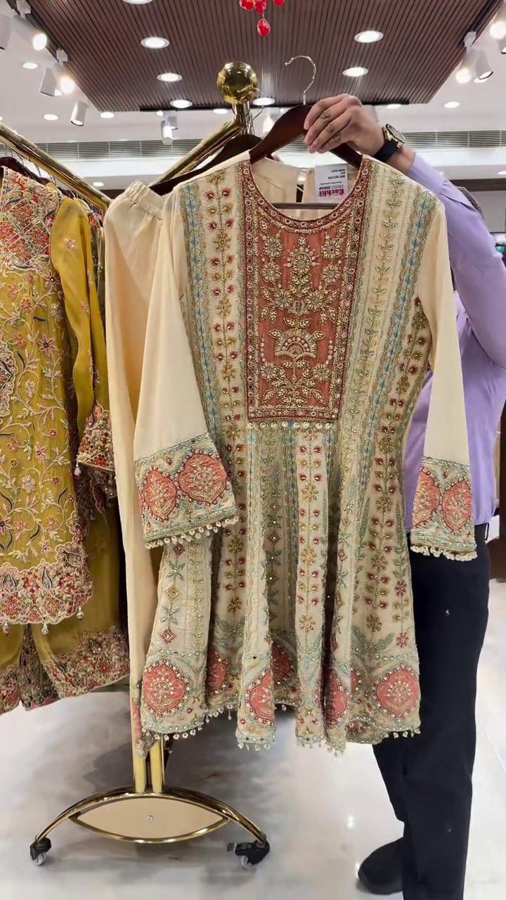 Elegant Embroidered Festive Kurta Set