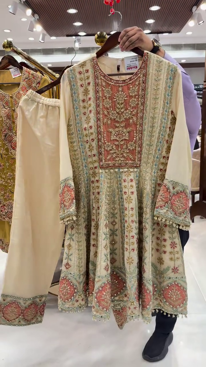 Elegant Embroidered Festive Kurta Set